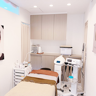 新宿のシーライン・キャビフル・脱毛・フォトフェイシャル・ラッシュアディクトトータルビューティサロン「Grace Moon」はフルオーダー制